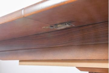 中古　高級輸入家具　ローズウッドとウォールナットを贅沢に使用した象嵌入りの伸長式ダイニングテーブル(エクステンション、伸縮式ダイニングテーブル、拡張テーブル、食卓、4人掛け、6人掛け、4人用、6人用)(R-083722)