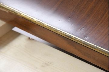 中古　高級輸入家具　ローズウッドとウォールナットを贅沢に使用した象嵌入りの伸長式ダイニングテーブル(エクステンション、伸縮式ダイニングテーブル、拡張テーブル、食卓、4人掛け、6人掛け、4人用、6人用)(R-083722)