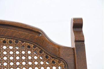 中古　三越家具(現カントリーハウス)　Brugge(ブルージュ)　ラタン(籐)　クラシカルな佇まいが魅力のアームチェア2脚セット(ダイニングチェア、ラウンジチェア、椅子、イス、バラ売り可能)(定価2脚で約22万円)(R-083723)