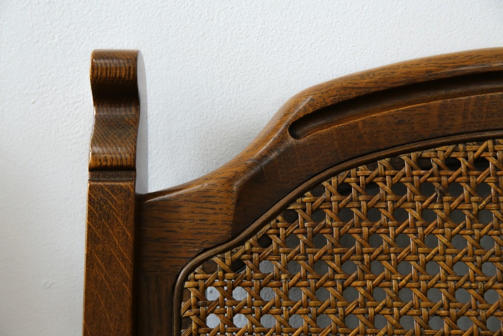 中古　三越家具(現カントリーハウス)　Brugge(ブルージュ)　ラタン(籐)　クラシカルな佇まいが魅力のアームチェア2脚　セット定価約22万円相当　(R-083723)