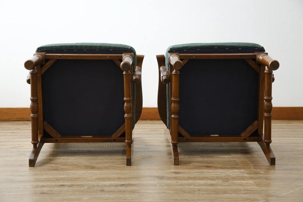 中古　三越家具(現カントリーハウス)　Brugge(ブルージュ)　ラタン(籐)　クラシカルな佇まいが魅力のアームチェア2脚　セット定価約22万円相当　(R-083723)