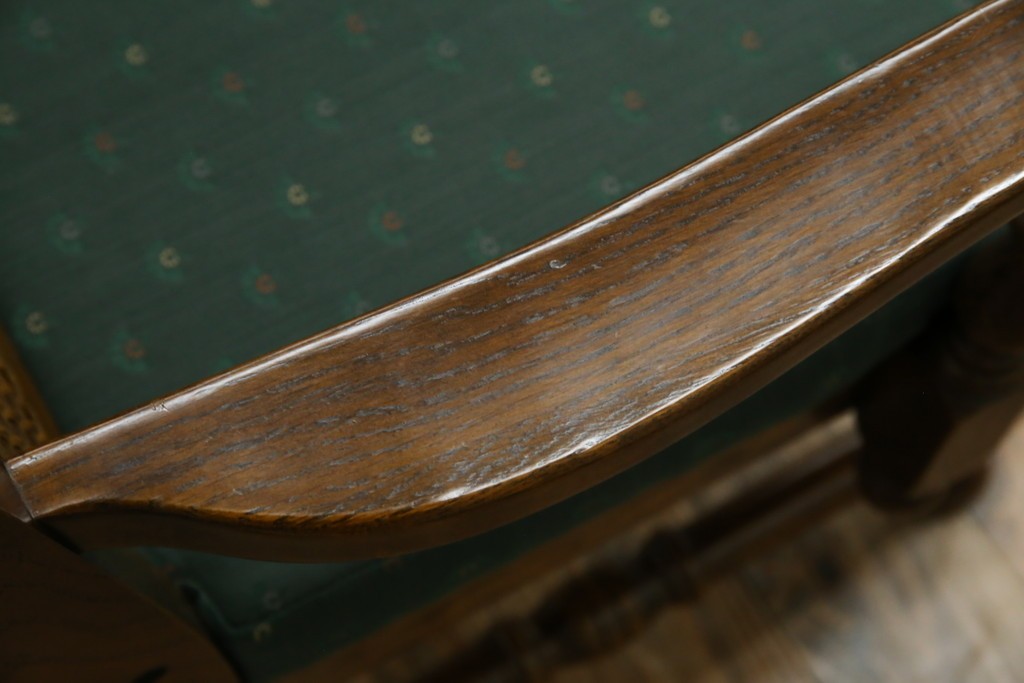 中古　三越家具(現カントリーハウス)　Brugge(ブルージュ)　ラタン(籐)　クラシカルな佇まいが魅力のアームチェア2脚　セット定価約22万円相当　(R-083723)