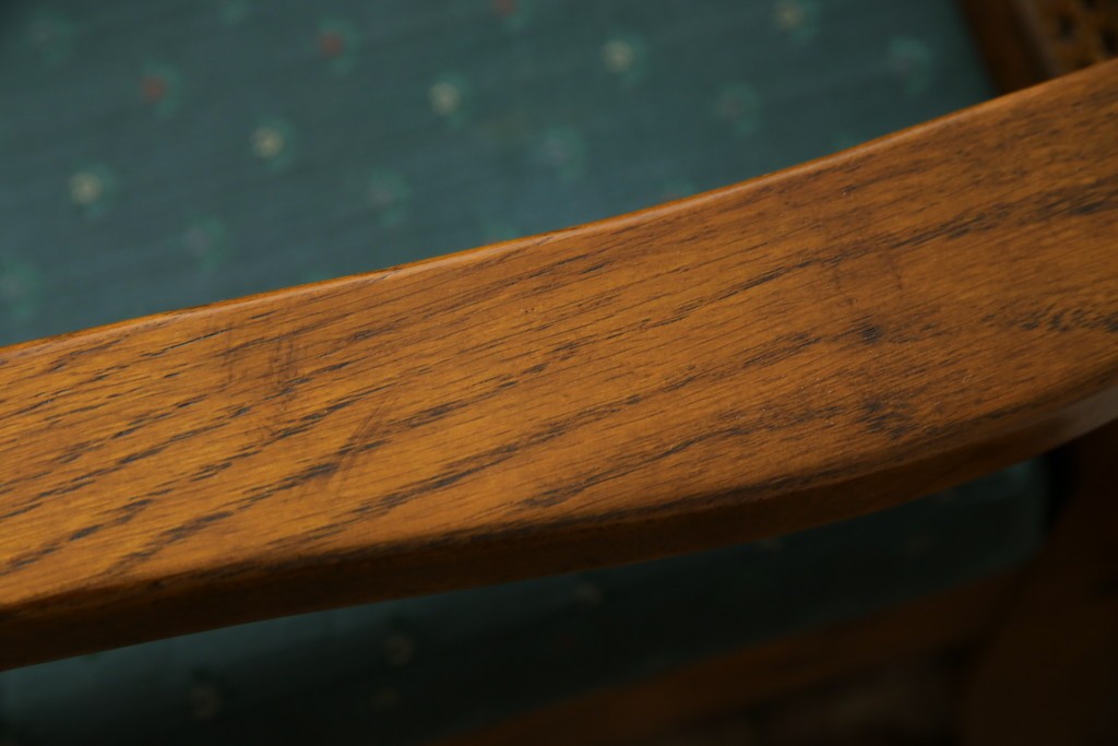 中古　三越家具(現カントリーハウス)　Brugge(ブルージュ)　ラタン(籐)　クラシカルな佇まいが魅力のアームチェア2脚　セット定価約22万円相当　(R-083723)