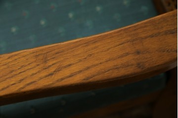 中古　三越家具(現カントリーハウス)　Brugge(ブルージュ)　ラタン(籐)　クラシカルな佇まいが魅力のアームチェア2脚　セット定価約22万円相当　(R-083723)