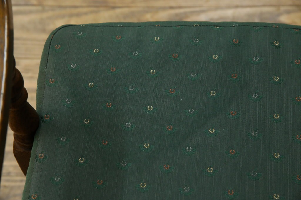 中古　三越家具(現カントリーハウス)　Brugge(ブルージュ)　ラタン(籐)　クラシカルな佇まいが魅力のアームチェア2脚　セット定価約22万円相当　(R-083723)