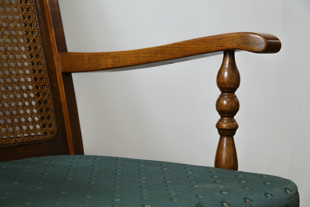 中古　三越家具(現カントリーハウス)　Brugge(ブルージュ)　ラタン(籐)　クラシカルな佇まいが魅力のアームチェア2脚　セット定価約22万円相当　(R-083723)