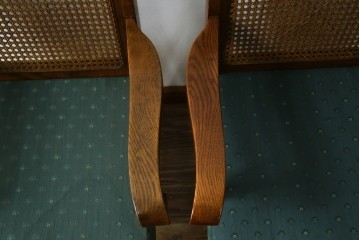 中古　三越家具(現カントリーハウス)　Brugge(ブルージュ)　ラタン(籐)　クラシカルな佇まいが魅力のアームチェア2脚　セット定価約22万円相当　(R-083723)