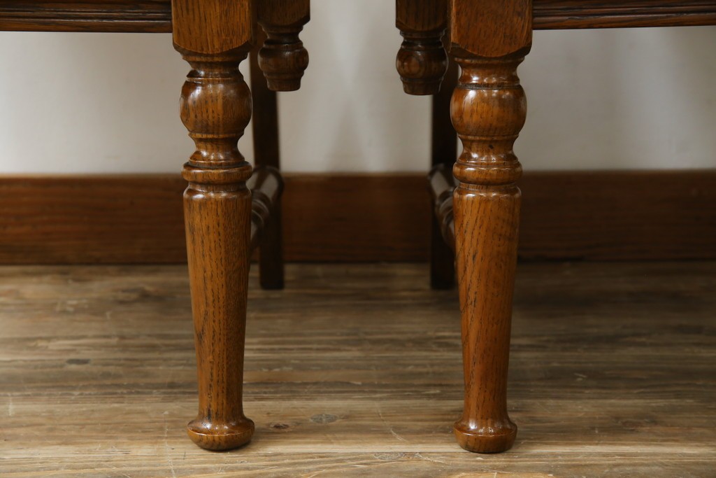 中古　三越家具(現カントリーハウス)　Brugge(ブルージュ)　ラタン(籐)　クラシカルな佇まいが魅力のアームチェア2脚　セット定価約22万円相当　(R-083723)