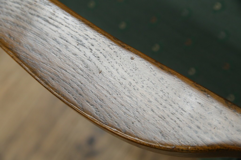 中古　三越家具(現カントリーハウス)　Brugge(ブルージュ)　ラタン(籐)　クラシカルな佇まいが魅力のアームチェア2脚　セット定価約22万円相当　(R-083723)