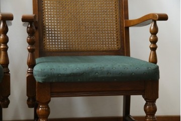 中古　三越家具(現カントリーハウス)　Brugge(ブルージュ)　ラタン(籐)　クラシカルな佇まいが魅力のアームチェア2脚　セット定価約22万円相当　(R-083723)