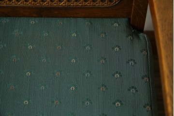 中古　三越家具(現カントリーハウス)　Brugge(ブルージュ)　ラタン(籐)　クラシカルな佇まいが魅力のアームチェア2脚　セット定価約22万円相当　(R-083723)