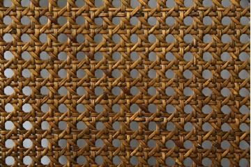 中古　三越家具(現カントリーハウス)　Brugge(ブルージュ)　ラタン(籐)　クラシカルな佇まいが魅力のアームチェア2脚　セット定価約22万円相当　(R-083723)