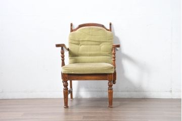 中古　三越家具(現カントリーハウス)　Brugge(ブルージュ)　ラタン(籐)　クラシカルな佇まいが魅力のアームチェア(ダイニングチェア、ラウンジチェア、椅子、イス)(定価約12万円)(R-083724)