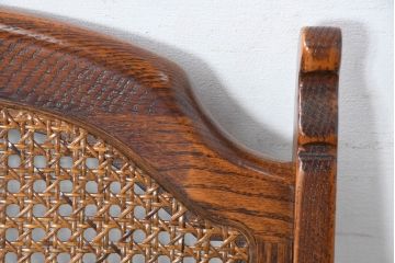 中古　三越家具(現カントリーハウス)　Brugge(ブルージュ)　ラタン(籐)　クラシカルな佇まいが魅力のアームチェア(ダイニングチェア、ラウンジチェア、椅子、イス)(定価約12万円)(R-083724)