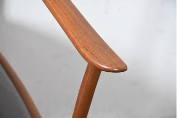 中古　モリシゲ(MORISHIGE/森繁)　ミッドセンチュリーデザイン　本革　モダンな空間づくりにおすすめの高級ダイニングチェア(椅子、イス、アームチェア)(R-083725)
