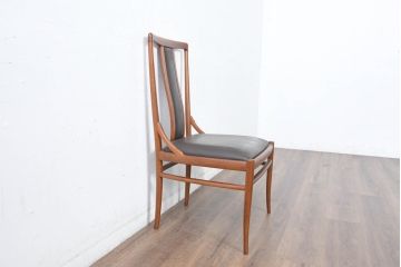 中古　美品　モリシゲ(MORISHIGE/森繁)　ミッドセンチュリーデザイン　本革　モダンな空間づくりにおすすめの高級ダイニングチェア(椅子、イス、アームレスチェア)(定価1脚約12万円)(R-083726)