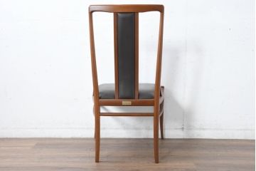 中古　美品　モリシゲ(MORISHIGE/森繁)　ミッドセンチュリーデザイン　本革　モダンな空間づくりにおすすめの高級ダイニングチェア(椅子、イス、アームレスチェア)(定価1脚約12万円)(R-083726)