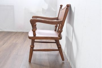 中古　未使用品　希少な試作品　飛騨産業　キツツキマーク　フロンティアシリーズ(FRONTIER)　重厚な佇まいが魅力のダイニングチェア(アームチェア、板座チェア、椅子、イス)(R-083727)