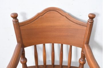 中古　未使用品　希少な試作品　飛騨産業　キツツキマーク　フロンティアシリーズ(FRONTIER)　重厚な佇まいが魅力のダイニングチェア(アームチェア、板座チェア、椅子、イス)(R-083727)
