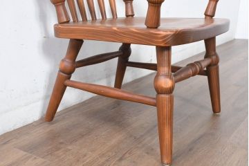 中古　未使用品　希少な試作品　飛騨産業　キツツキマーク　フロンティアシリーズ(FRONTIER)　重厚な佇まいが魅力のダイニングチェア(アームチェア、板座チェア、椅子、イス)(R-083727)