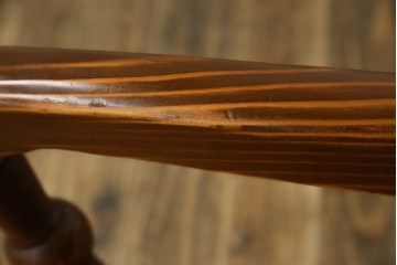 中古　未使用品　希少な試作品　飛騨産業　キツツキマーク　フロンティアシリーズ(FRONTIER)　重厚な佇まいが魅力のダイニングチェア　(R-083727)