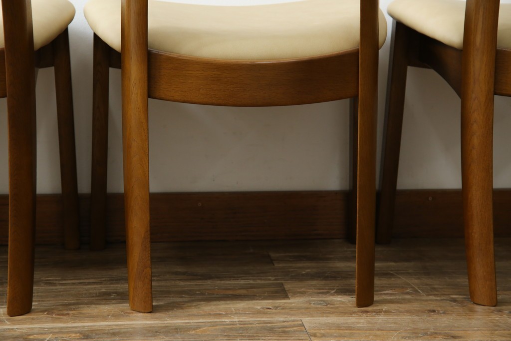 中古　シラカワ(shirakawa)　楢(ナラ)材　温かみを感じるデザインが魅力のダイニングチェア5脚セット　(R-083728)