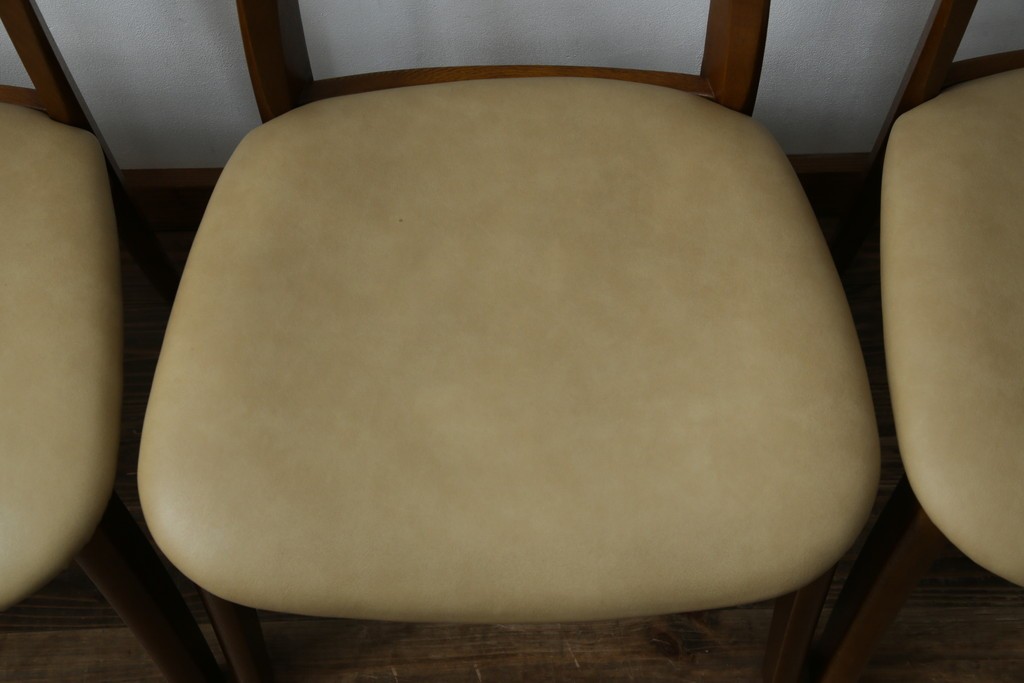 中古　シラカワ(shirakawa)　楢(ナラ)材　温かみを感じるデザインが魅力のダイニングチェア5脚セット　(R-083728)