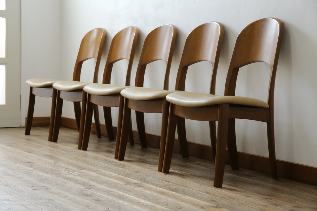 中古　シラカワ(shirakawa)　楢(ナラ)材　温かみを感じるデザインが魅力のダイニングチェア5脚セット　(R-083728)