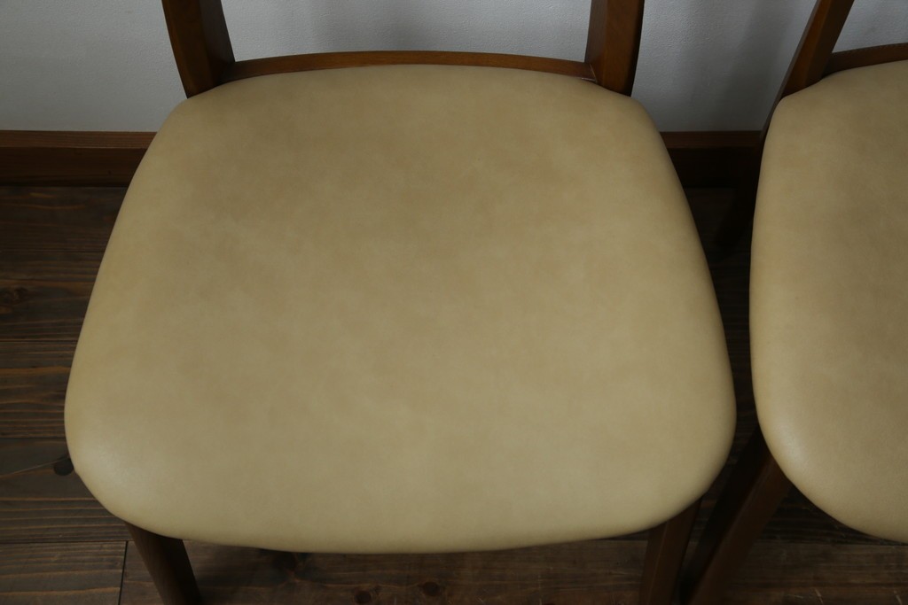 中古　シラカワ(shirakawa)　楢(ナラ)材　温かみを感じるデザインが魅力のダイニングチェア5脚セット　(R-083728)