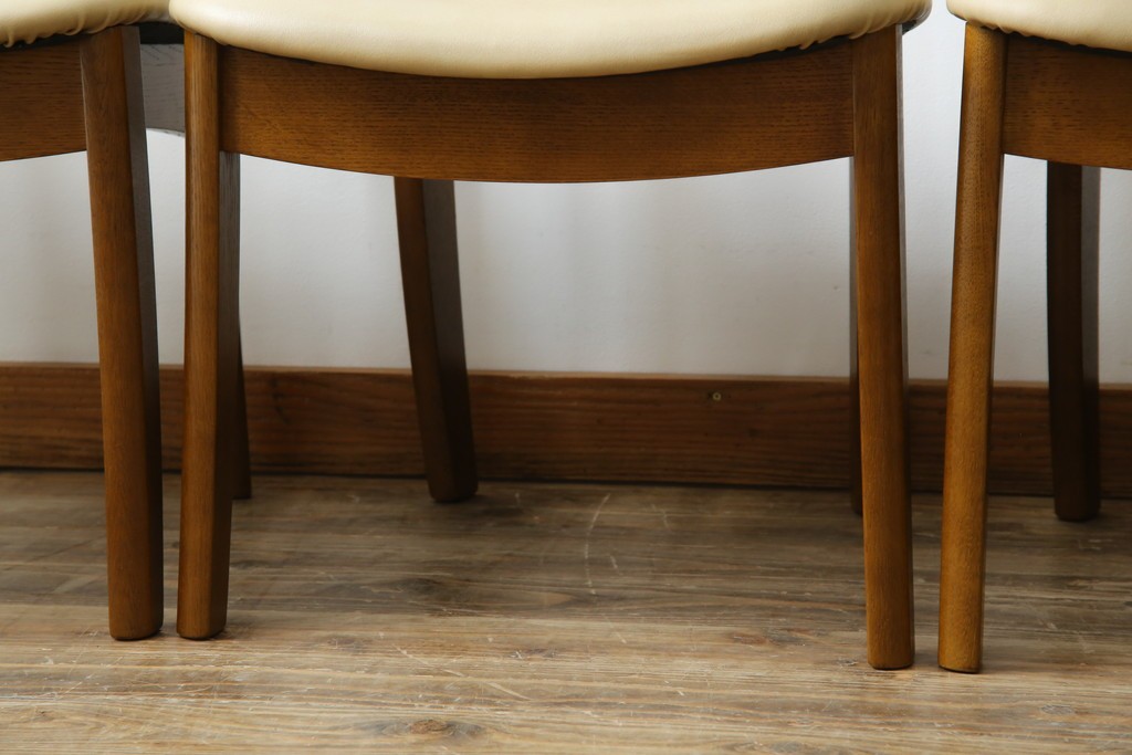 中古　シラカワ(shirakawa)　楢(ナラ)材　温かみを感じるデザインが魅力のダイニングチェア5脚セット　(R-083728)