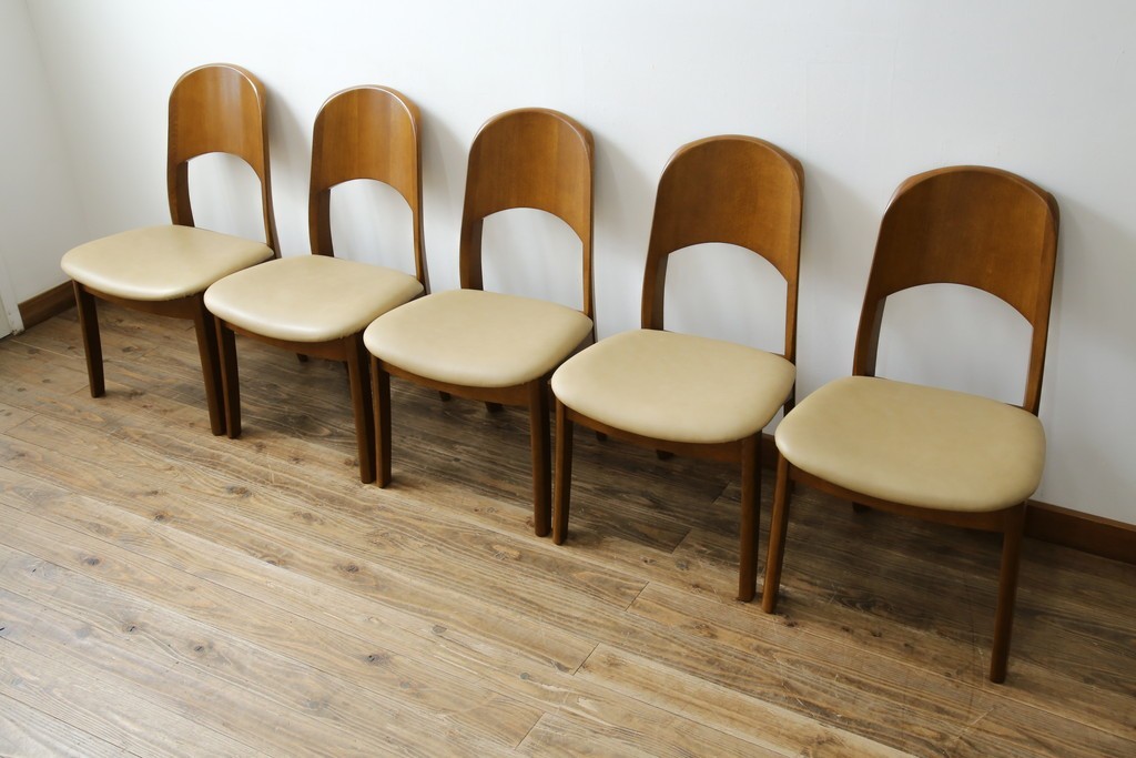 中古　シラカワ(shirakawa)　楢(ナラ)材　温かみを感じるデザインが魅力のダイニングチェア5脚セット　(R-083728)