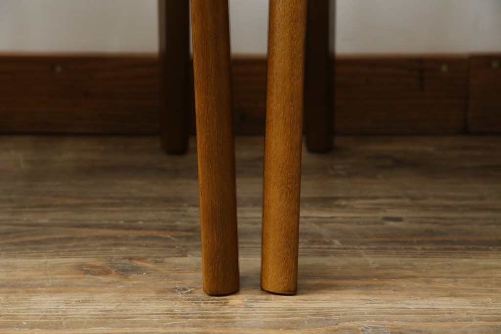 中古　シラカワ(shirakawa)　楢(ナラ)材　温かみを感じるデザインが魅力のダイニングチェア5脚セット　(R-083728)