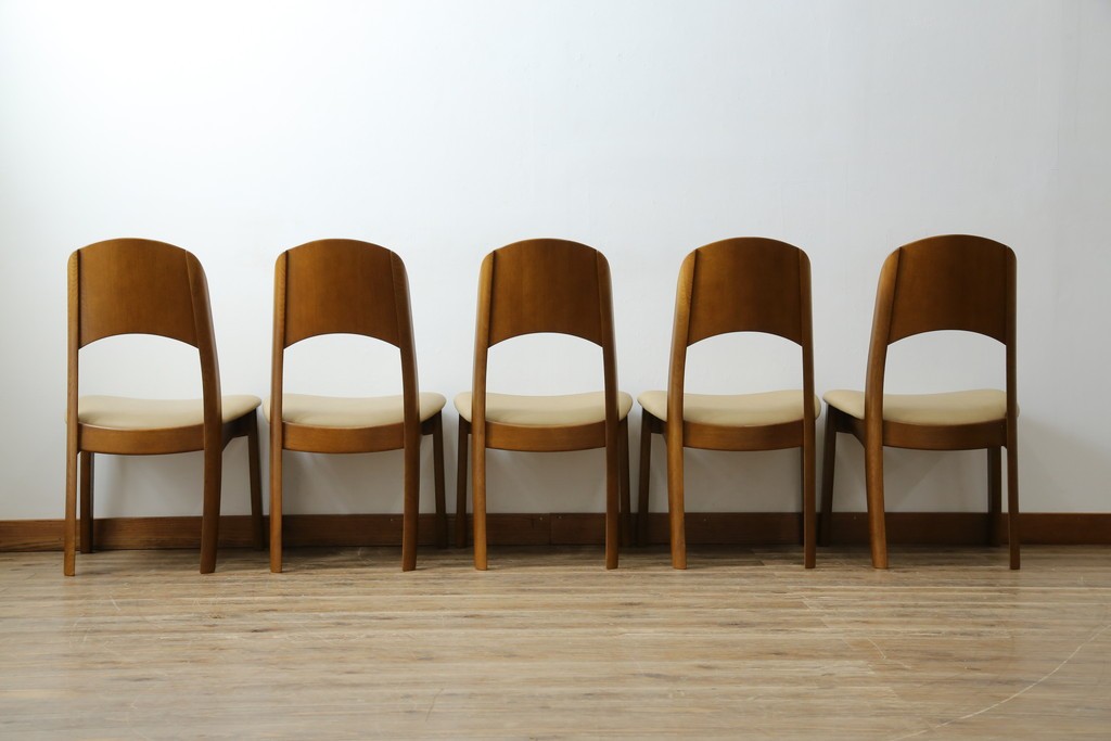 中古　シラカワ(shirakawa)　楢(ナラ)材　温かみを感じるデザインが魅力のダイニングチェア5脚セット　(R-083728)