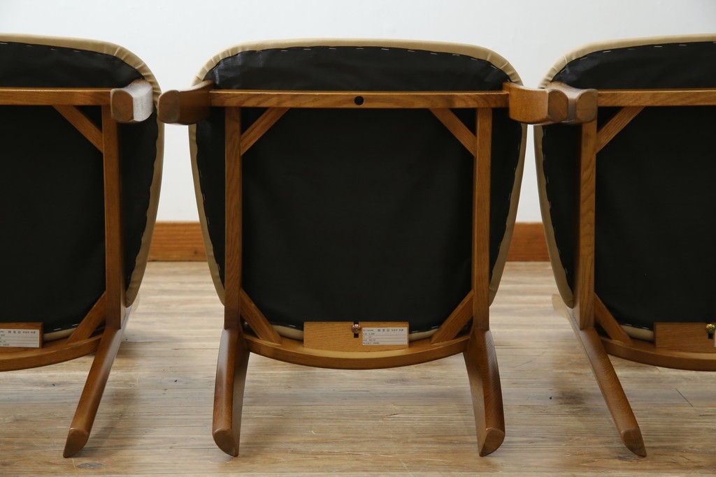 中古　シラカワ(shirakawa)　楢(ナラ)材　温かみを感じるデザインが魅力のダイニングチェア5脚セット　(R-083728)