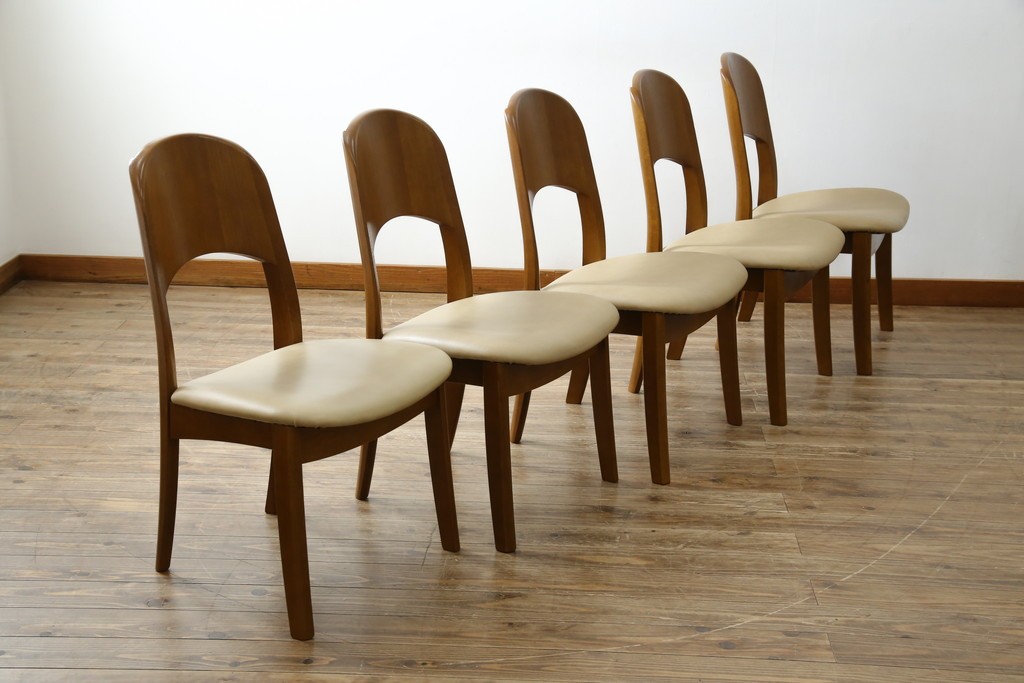 中古　シラカワ(shirakawa)　楢(ナラ)材　温かみを感じるデザインが魅力のダイニングチェア5脚セット　(R-083728)