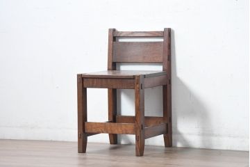 中古　美品　国産職人手作り　総栗材　漆塗り　無垢材の重厚感と木組みが際立つ一人掛けチェア(椅子、イス)(R-083729)