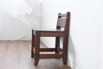 中古　美品　国産職人手作り　総栗材　漆塗り　無垢材の重厚感と木組みが際立つ一人掛けチェア(椅子、イス)(R-083729)
