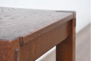 中古　美品　国産職人手作り　総栗材　漆塗り　無垢材の重厚感と木組みが際立つ一人掛けチェア(椅子、イス)(R-083729)