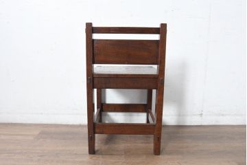 中古　美品　国産職人手作り　総栗材　漆塗り　無垢材の重厚感と木組みが際立つ一人掛けチェア(椅子、イス)(R-083729)