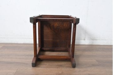 中古　美品　国産職人手作り　総栗材　漆塗り　無垢材の重厚感と木組みが際立つ一人掛けチェア(椅子、イス)(R-083729)
