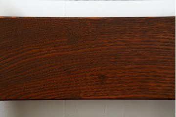 中古　美品　国産職人手作り　総栗材　漆塗り　無垢材の重厚感と木組みが際立つ一人掛けチェア　(R-083729)