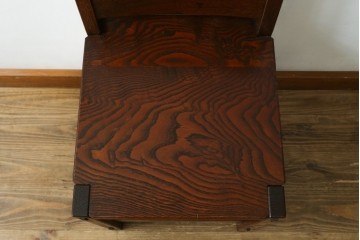 中古　美品　国産職人手作り　総栗材　漆塗り　無垢材の重厚感と木組みが際立つ一人掛けチェア　(R-083729)
