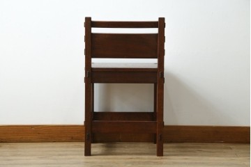 中古　美品　国産職人手作り　総栗材　漆塗り　無垢材の重厚感と木組みが際立つ一人掛けチェア　(R-083729)