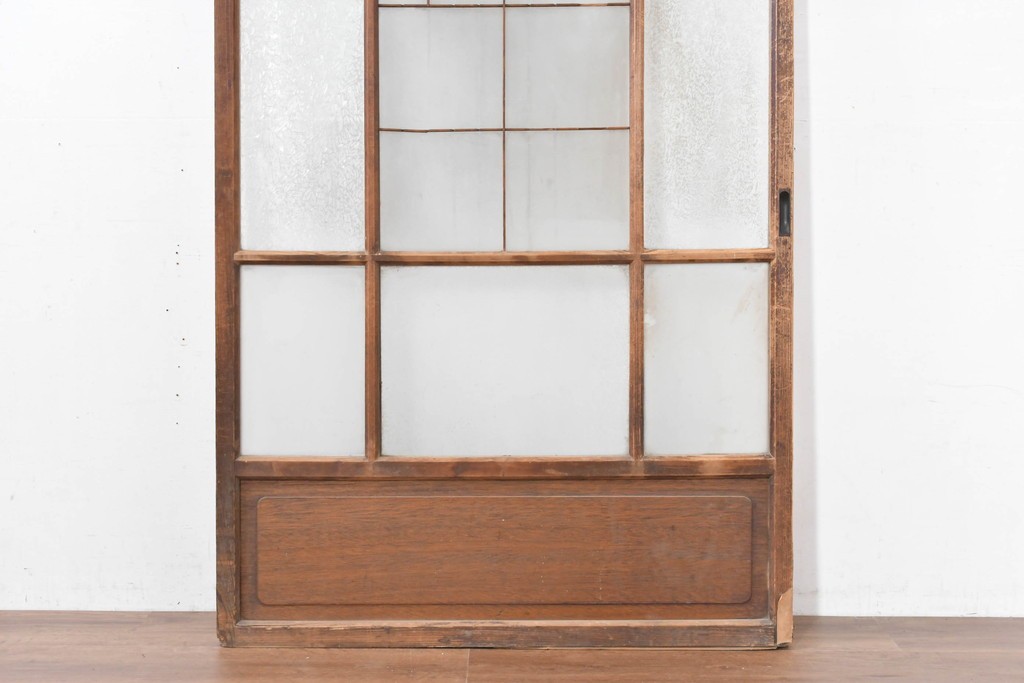 ヴィンテージ建具　昭和中期　上部のアーチがアクセント　作りの良いガラス戸1枚　(R-083731)