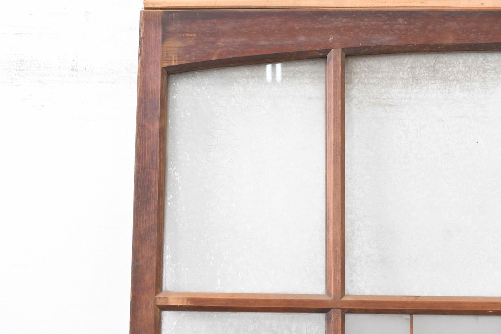 ヴィンテージ建具　昭和中期　上部のアーチがアクセント　作りの良いガラス戸1枚　(R-083731)