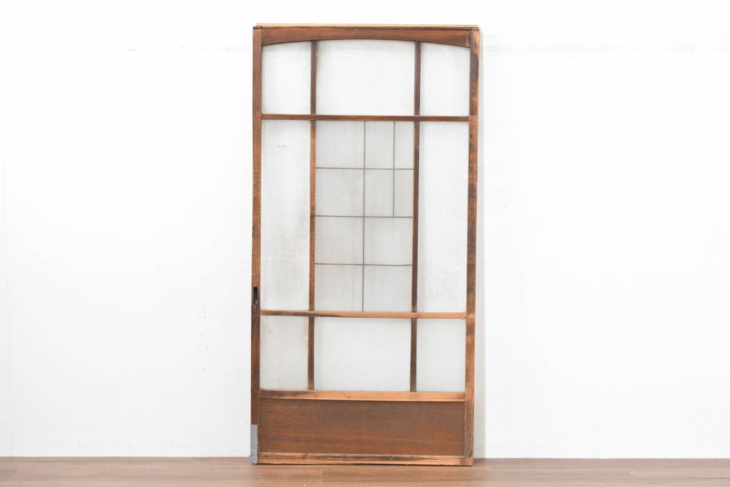 ヴィンテージ建具　昭和中期　上部のアーチがアクセント　作りの良いガラス戸1枚　(R-083731)