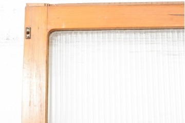 《ペイント仕上げ限定》　ヴィンテージ建具　昭和中期　木枠の風合いが味わい深いモールガラス入り引き戸1枚　(R-083733)