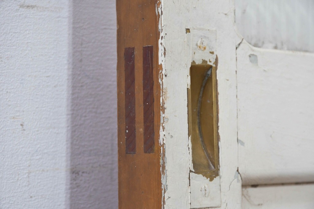 《ペイント仕上げ限定》　ヴィンテージ建具　昭和中期　木枠の風合いが味わい深いモールガラス入り引き戸1枚　(R-083733)