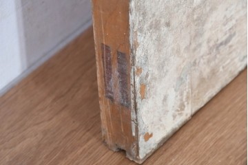 《ペイント仕上げ限定》　ヴィンテージ建具　昭和中期　木枠の風合いが味わい深いモールガラス入り引き戸1枚　(R-083733)