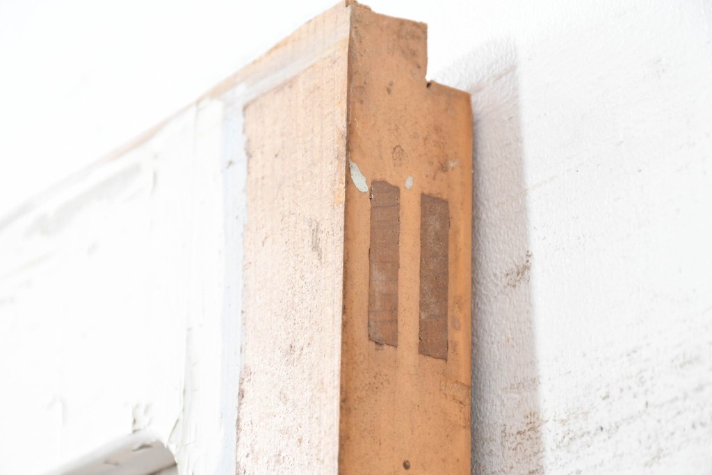 《ペイント仕上げ限定》　ヴィンテージ建具　昭和中期　木枠の風合いが味わい深いモールガラス入り引き戸1枚　(R-083733)